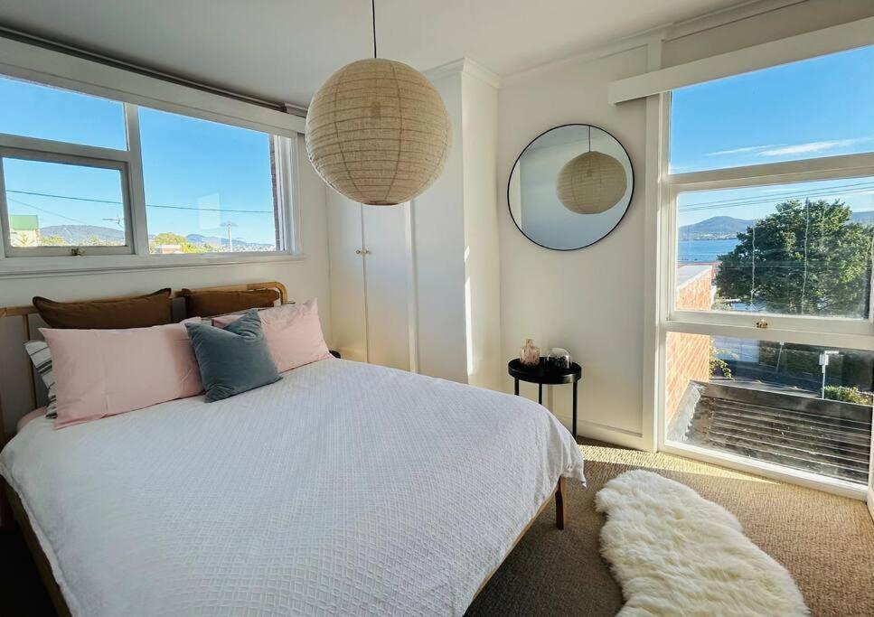 The Tassie - Luxury With Panoramic Water Views Villa Hobart Exterior photo
